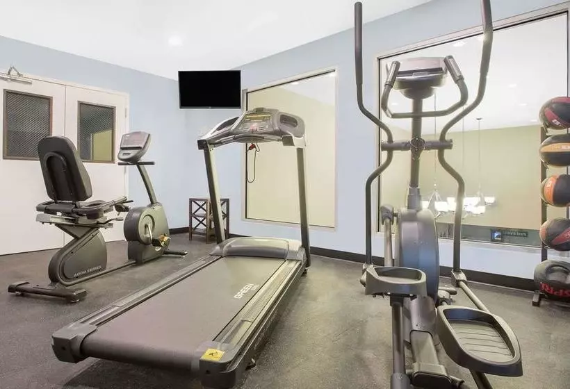 בית מלון כפרי Days Inn by Wyndham Perry Near Fairgrounds