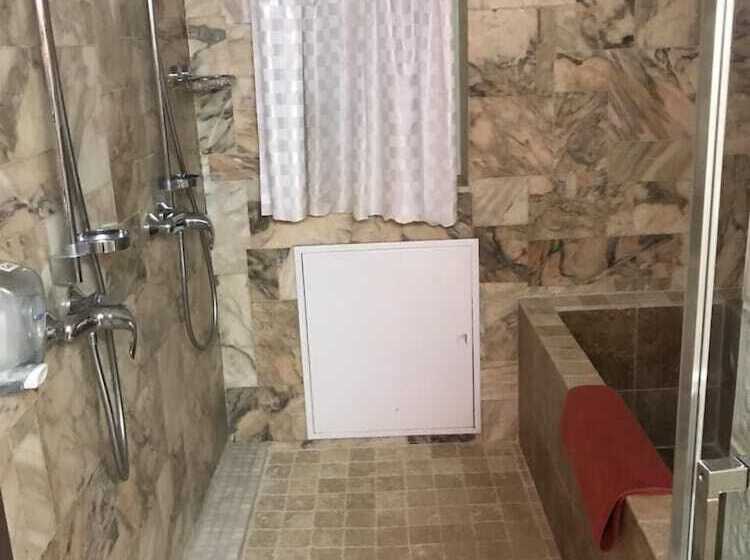 בית מלון כפרי Otokomae