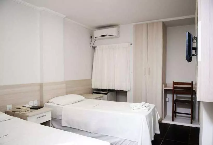 בית מלון כפרי Reis Palace