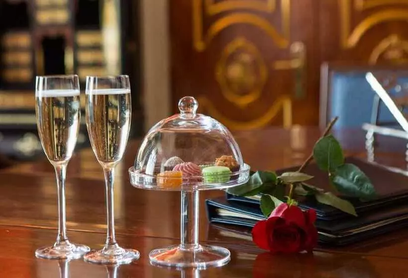 酒店 Trezzini Palace Boutique