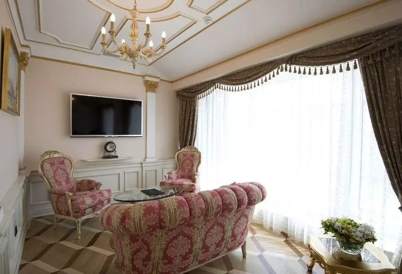 酒店 Trezzini Palace Boutique