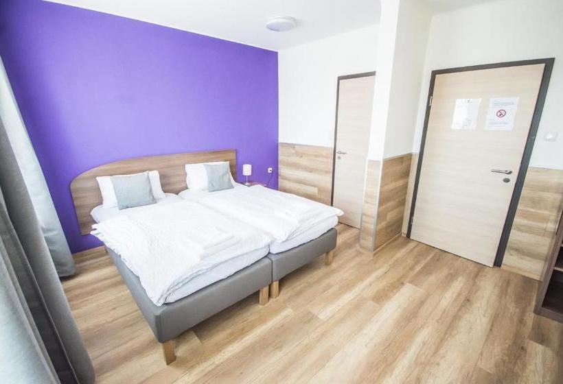 酒店 Turmfalke 24h Self Check In