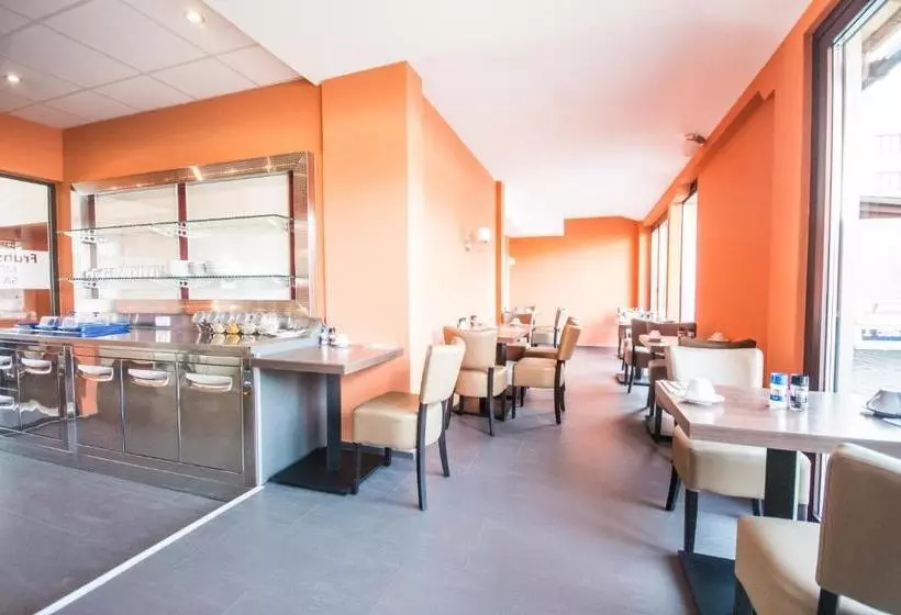 酒店 Turmfalke 24h Self Check In