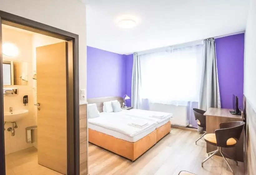 酒店 Turmfalke 24h Self Check In