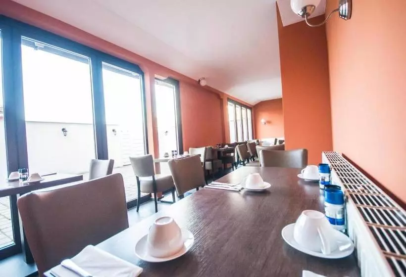 酒店 Turmfalke 24h Self Check In