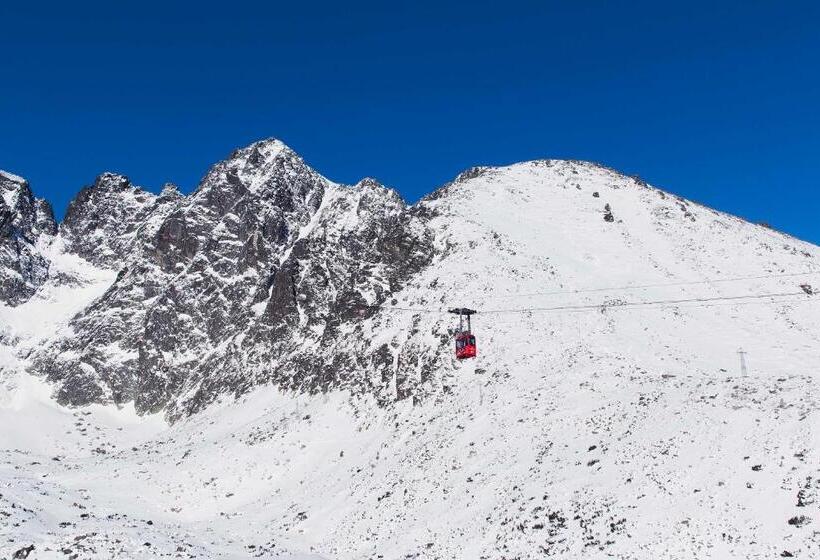 ホテル Privileged Lesná   With Garden Terrace, Tatranská Lomnica 2 Km