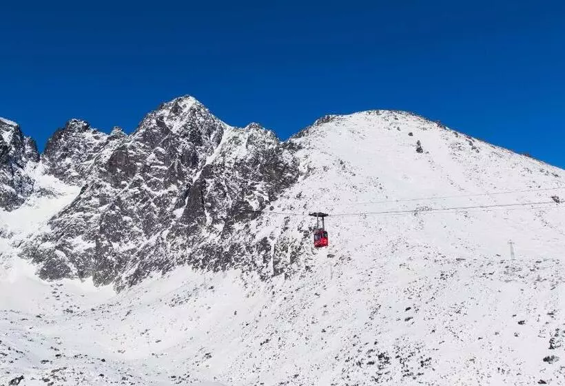 ホテル Privileged Lesná   With Garden Terrace, Tatranská Lomnica 2 Km