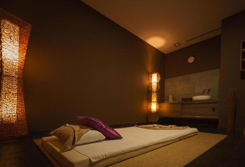 ホテル Privileged Lesná   With Garden Terrace, Tatranská Lomnica 2 Km