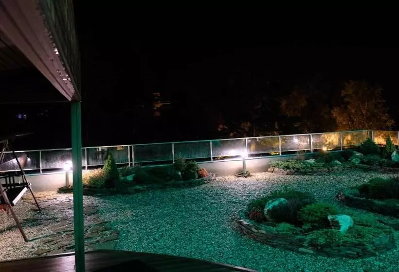 ホテル Privileged Lesná   With Garden Terrace, Tatranská Lomnica 2 Km