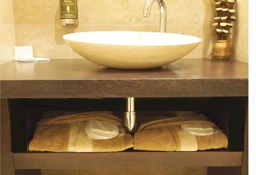 ホテル Privileged Lesná   With Garden Terrace, Tatranská Lomnica 2 Km