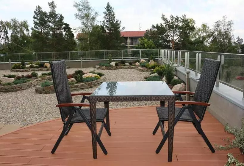 ホテル Privileged Lesná   With Garden Terrace, Tatranská Lomnica 2 Km