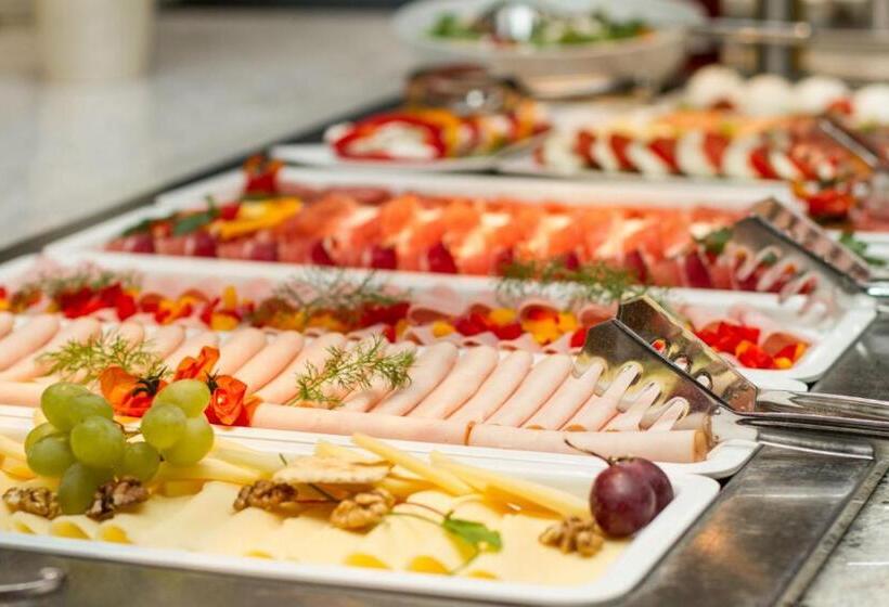 ホテル Privileged Lesná   With Garden Terrace, Tatranská Lomnica 2 Km