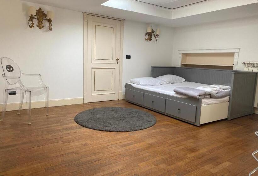 “la Pinta” Elegante Appartamento Al Vomero