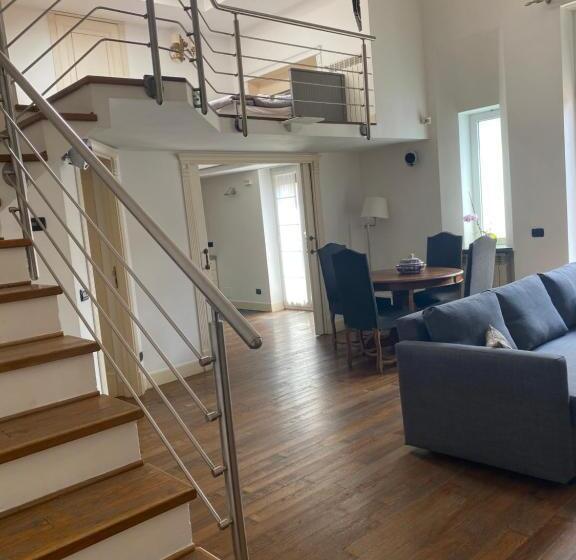 “la Pinta” Elegante Appartamento Al Vomero