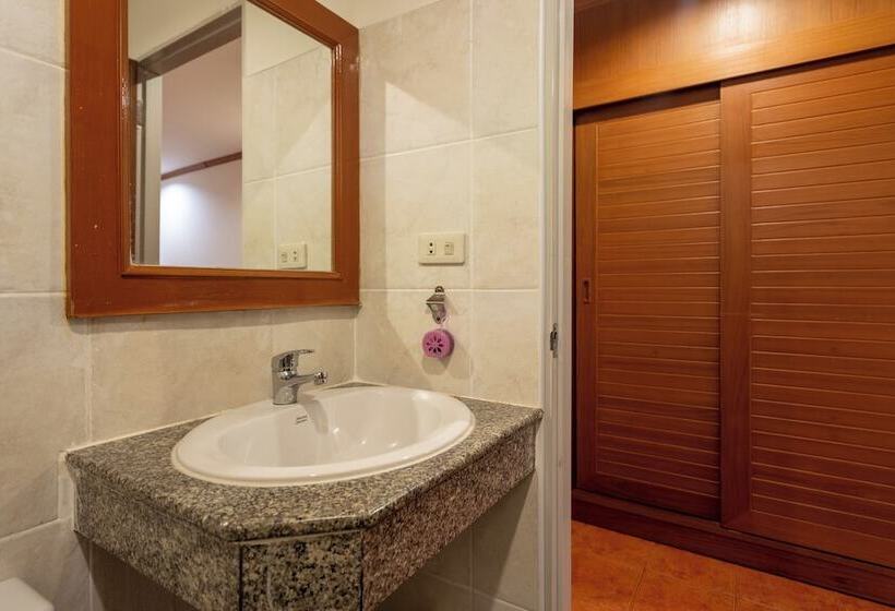 Patong Central Residence And Apartment