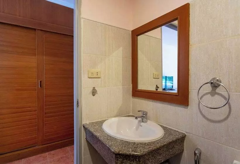 Patong Central Residence And Apartment