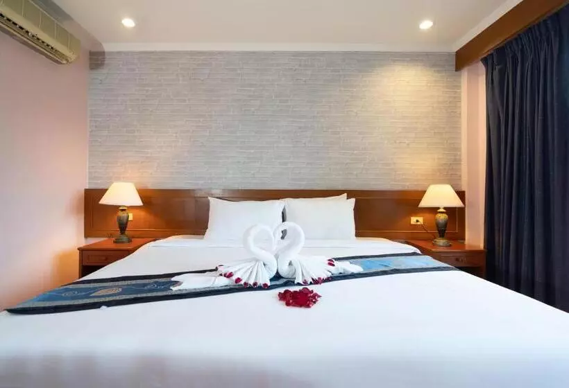 Patong Central Residence And Apartment