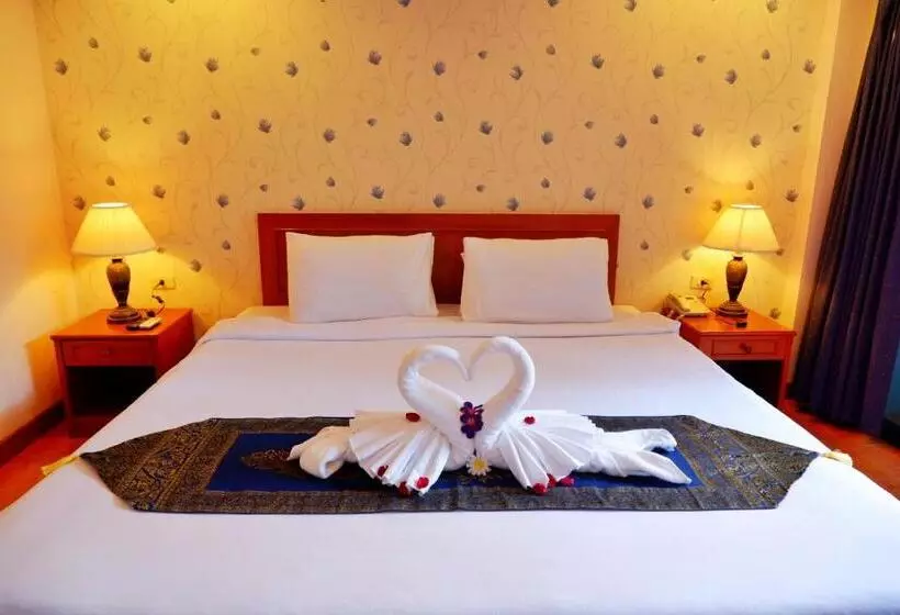 Patong Central Residence And Apartment