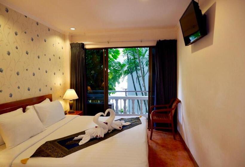 Patong Central Residence And Apartment