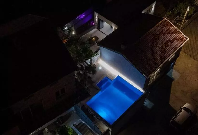 Villa View Mostar With Jacuzzi & Seasonal Heated Pool