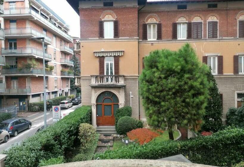 تختخواب و صبحانه Bed And Bike Bergamo Dream House