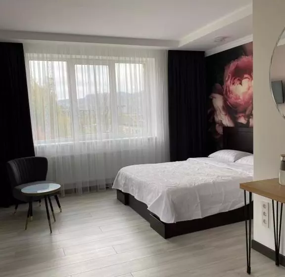 ホテル готель ресторан два леви