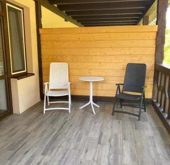 ホテル готель ресторан два леви