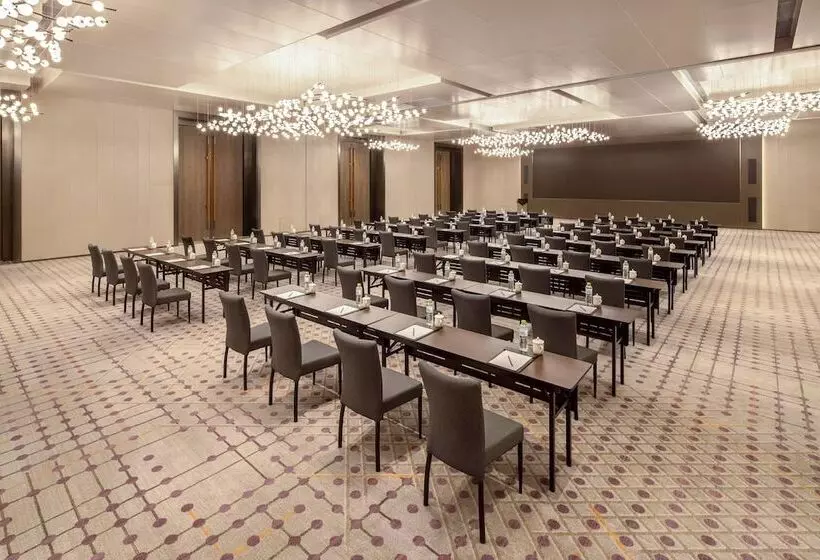 هتل Holiday Inn & Suites Qingdao Jinshui, An Ihg