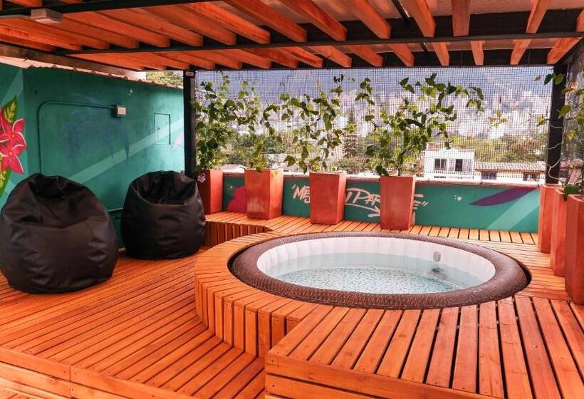 Parque Provenza And Lleras Minutes Away