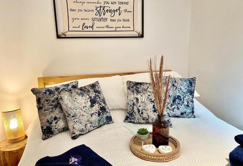 The Mermaids Watch Pendine Dog Friendly With Cymru Holidays