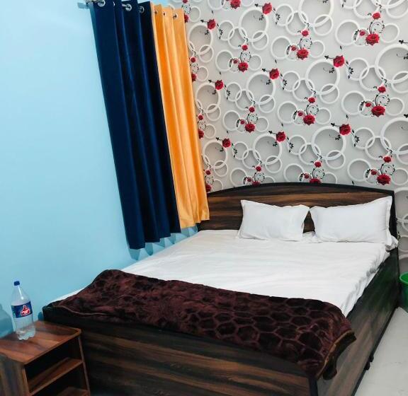 호텔 Oyo 83715 Crystal