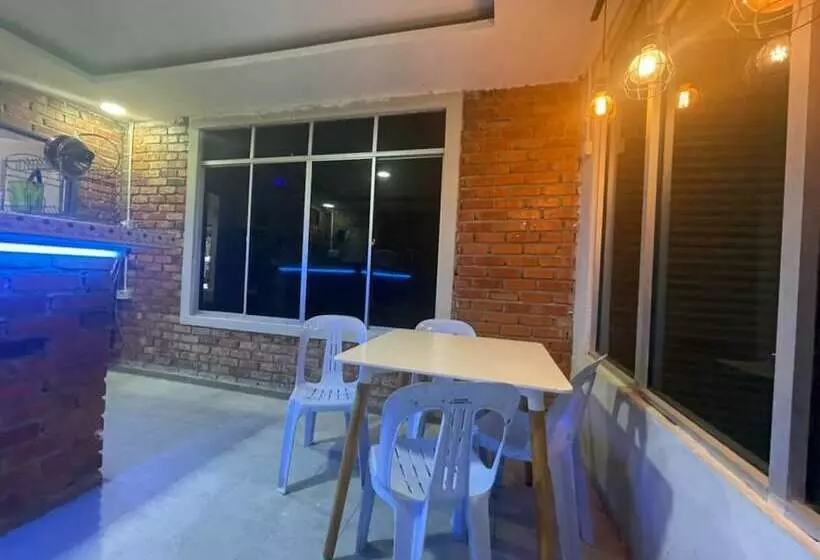 ホテル Oyo 90370 D Tampi Homestay