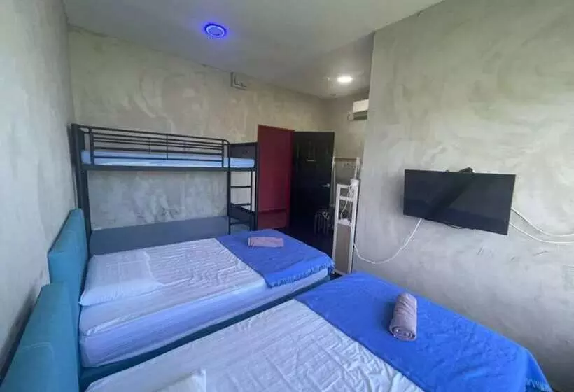 ホテル Oyo 90370 D Tampi Homestay