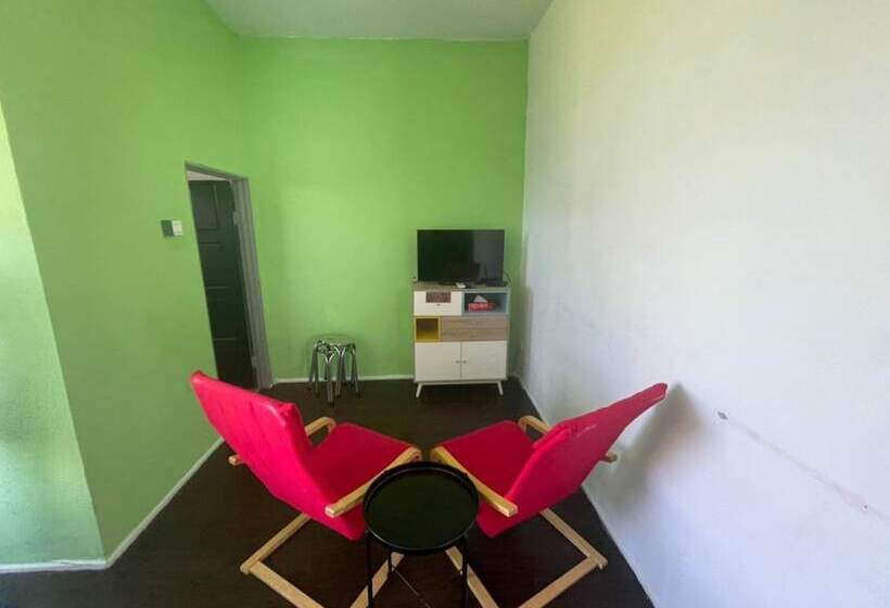 בית מלון כפרי Oyo 90370 D Tampi Homestay
