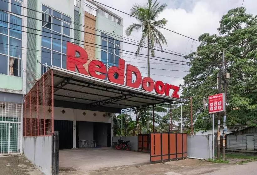 ホテル Reddoorz Near Palembang Trade Center 4