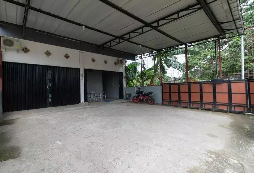 ホテル Reddoorz Near Palembang Trade Center 4