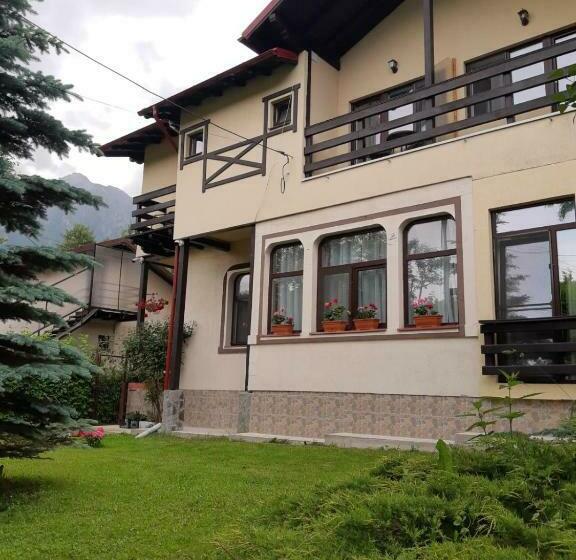 Пансион Casa Cu Flori