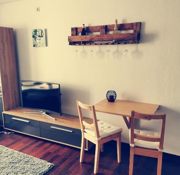 Terrassenwohnung Mit Toller Aussicht & Zentrumsnah