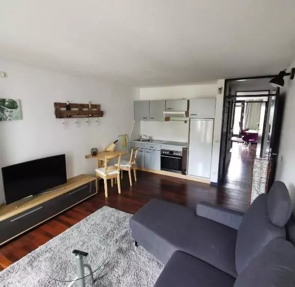 Terrassenwohnung Mit Toller Aussicht & Zentrumsnah