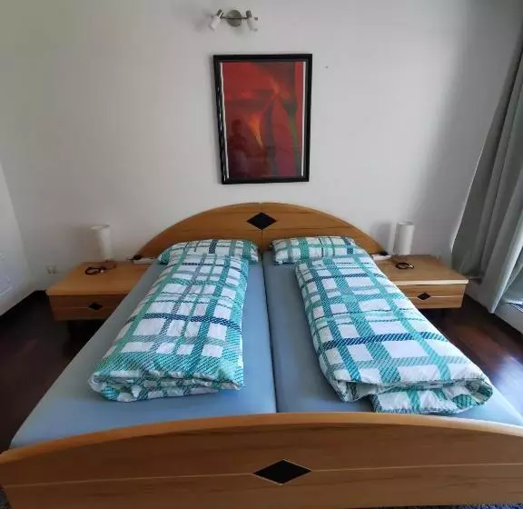 Terrassenwohnung Mit Toller Aussicht & Zentrumsnah