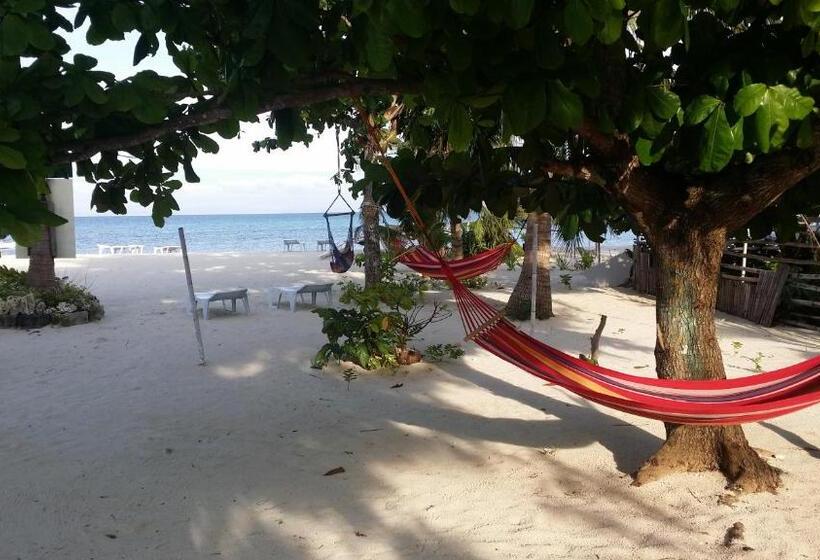 Aabana Beach & Watersport Resort