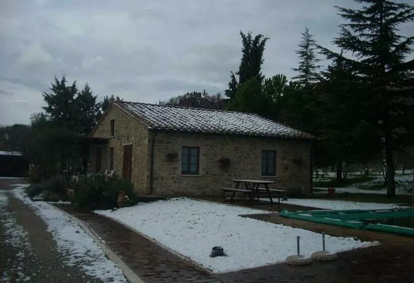 Hotelli Agriturismo Il Pratone