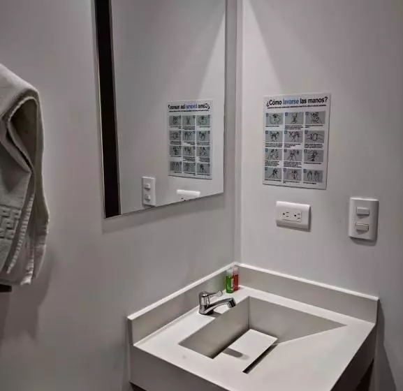 هتل Carriqui Underground