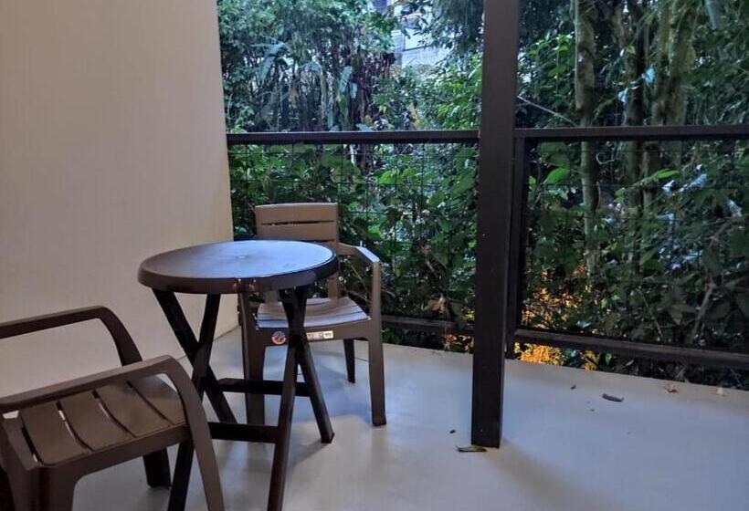 هتل Carriqui Underground