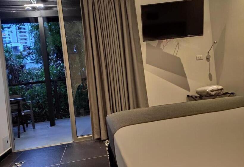 هتل Carriqui Underground