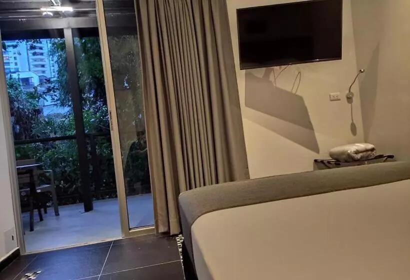 هتل Carriqui Underground