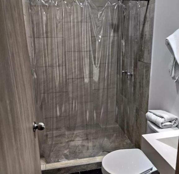 هتل Carriqui Underground