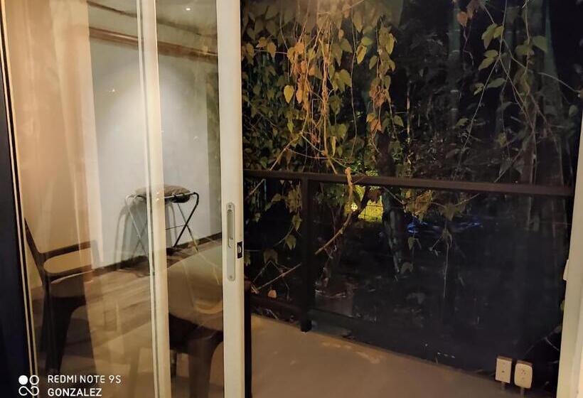 هتل Carriqui Underground