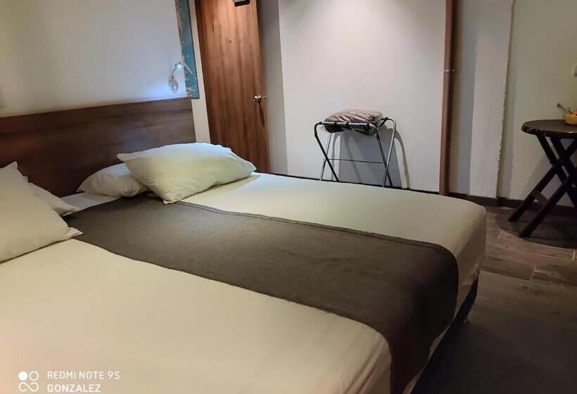 هتل Carriqui Underground