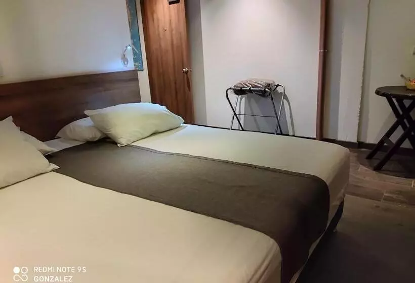 هتل Carriqui Underground